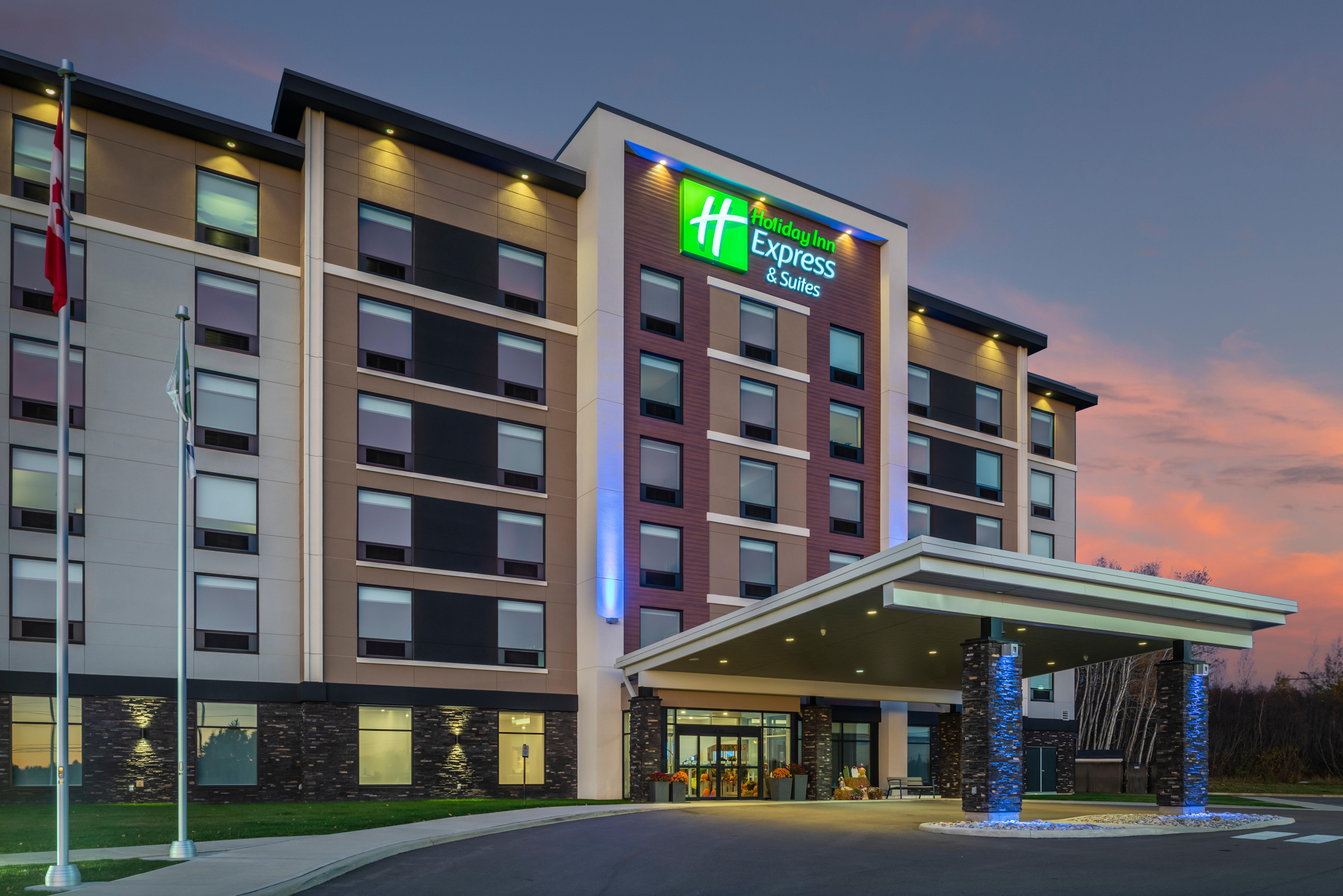 Holiday Inn Express & Suites Moncton By Ihg Экстерьер фото