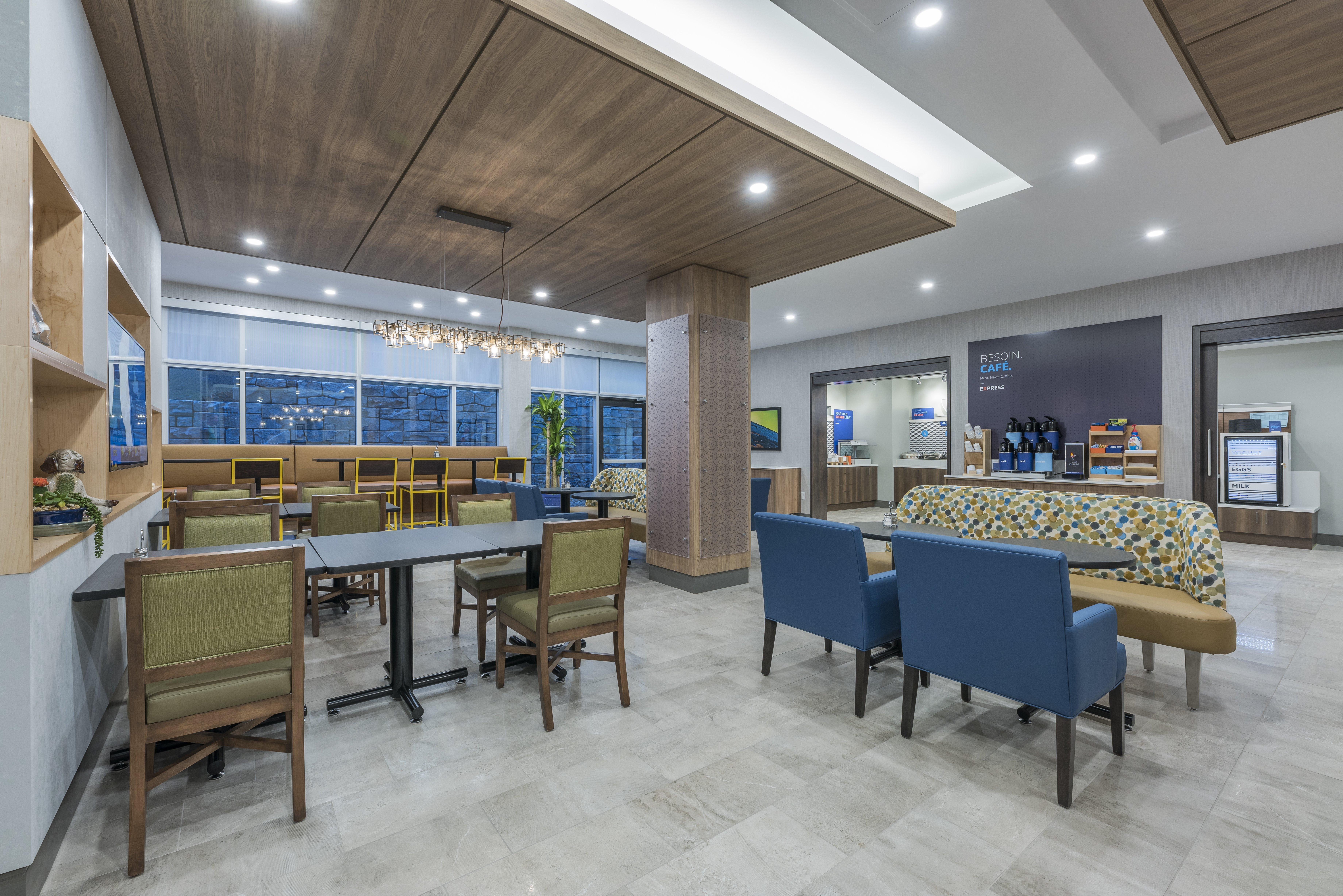 Holiday Inn Express & Suites Moncton By Ihg Экстерьер фото