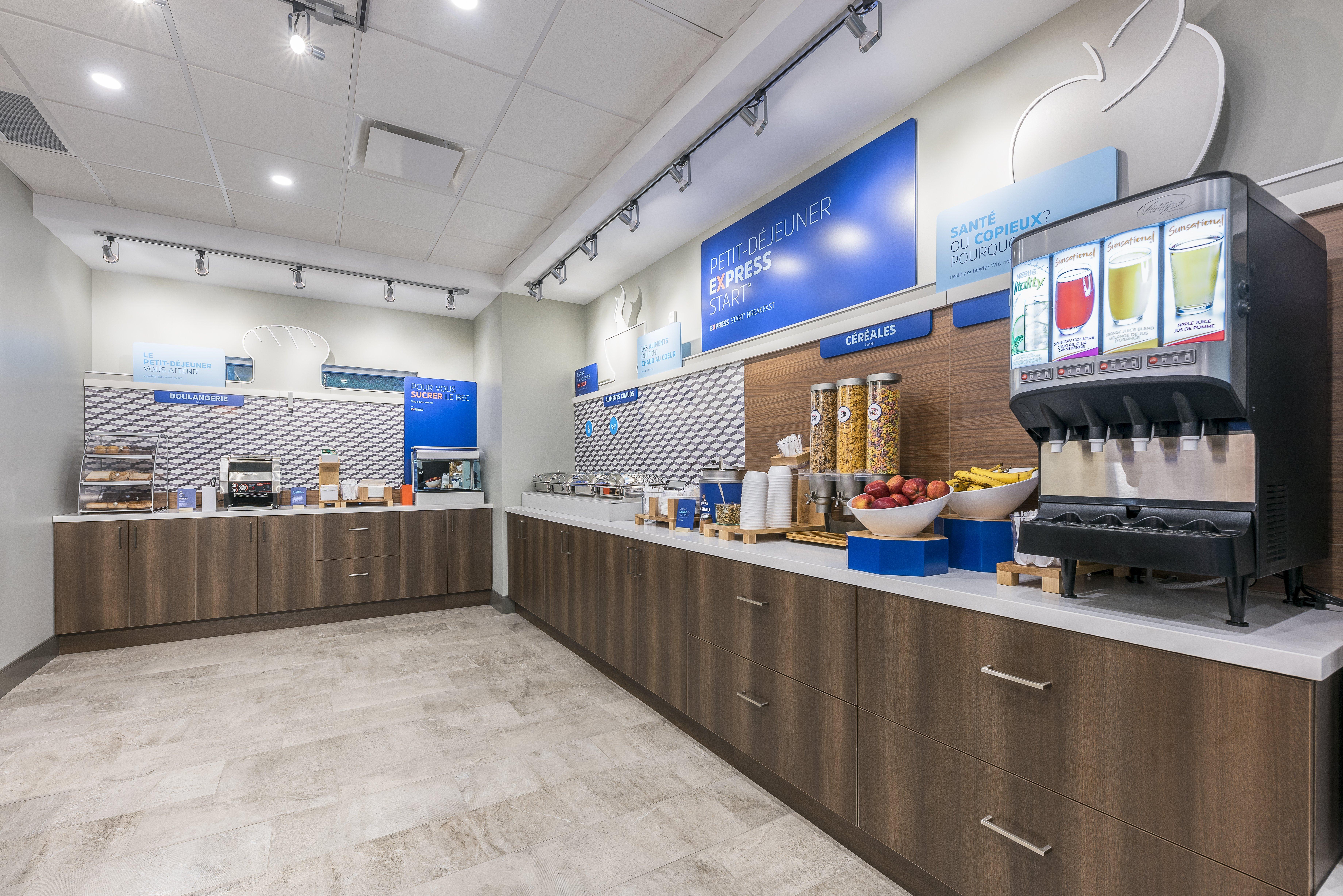 Holiday Inn Express & Suites Moncton By Ihg Экстерьер фото