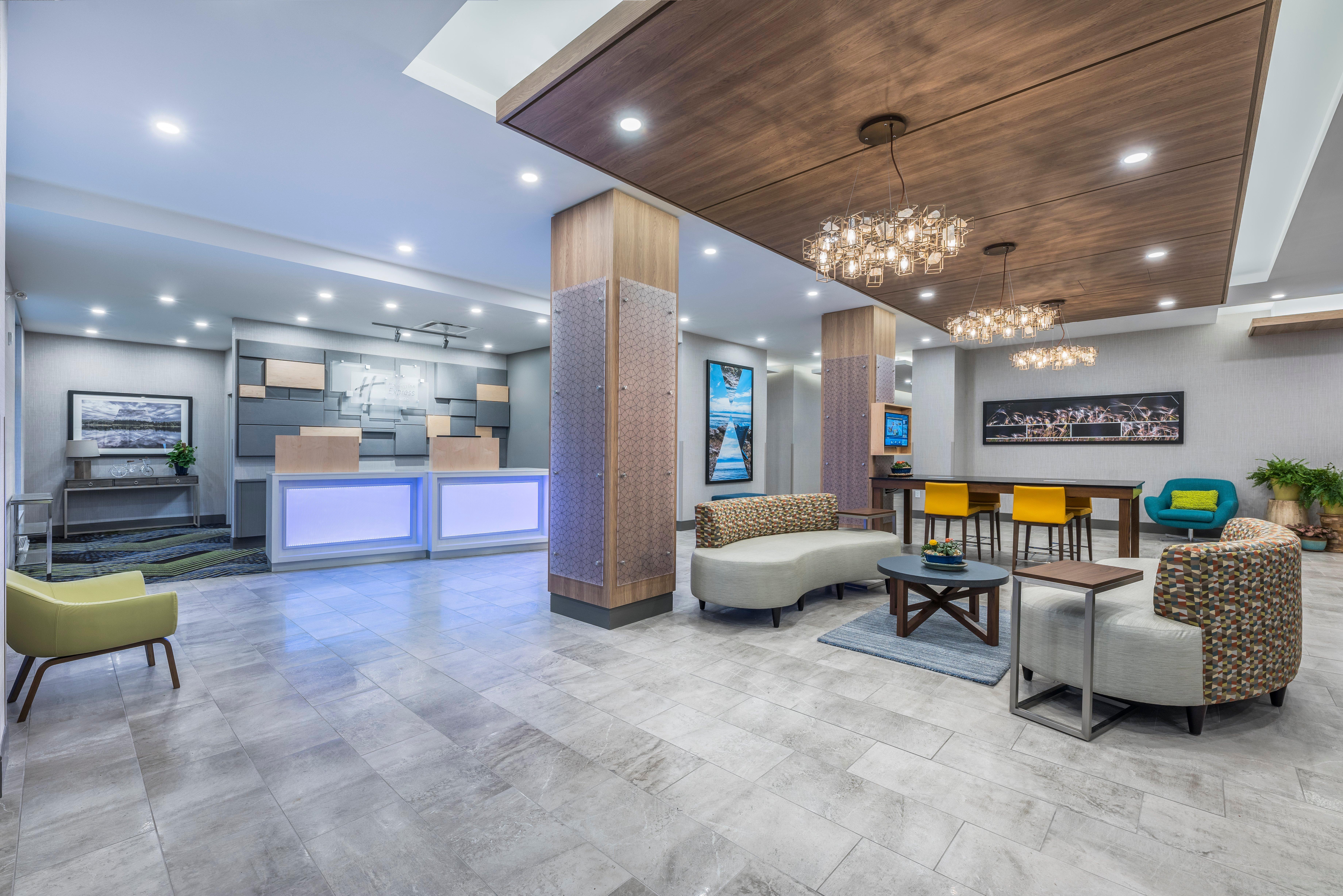 Holiday Inn Express & Suites Moncton By Ihg Экстерьер фото
