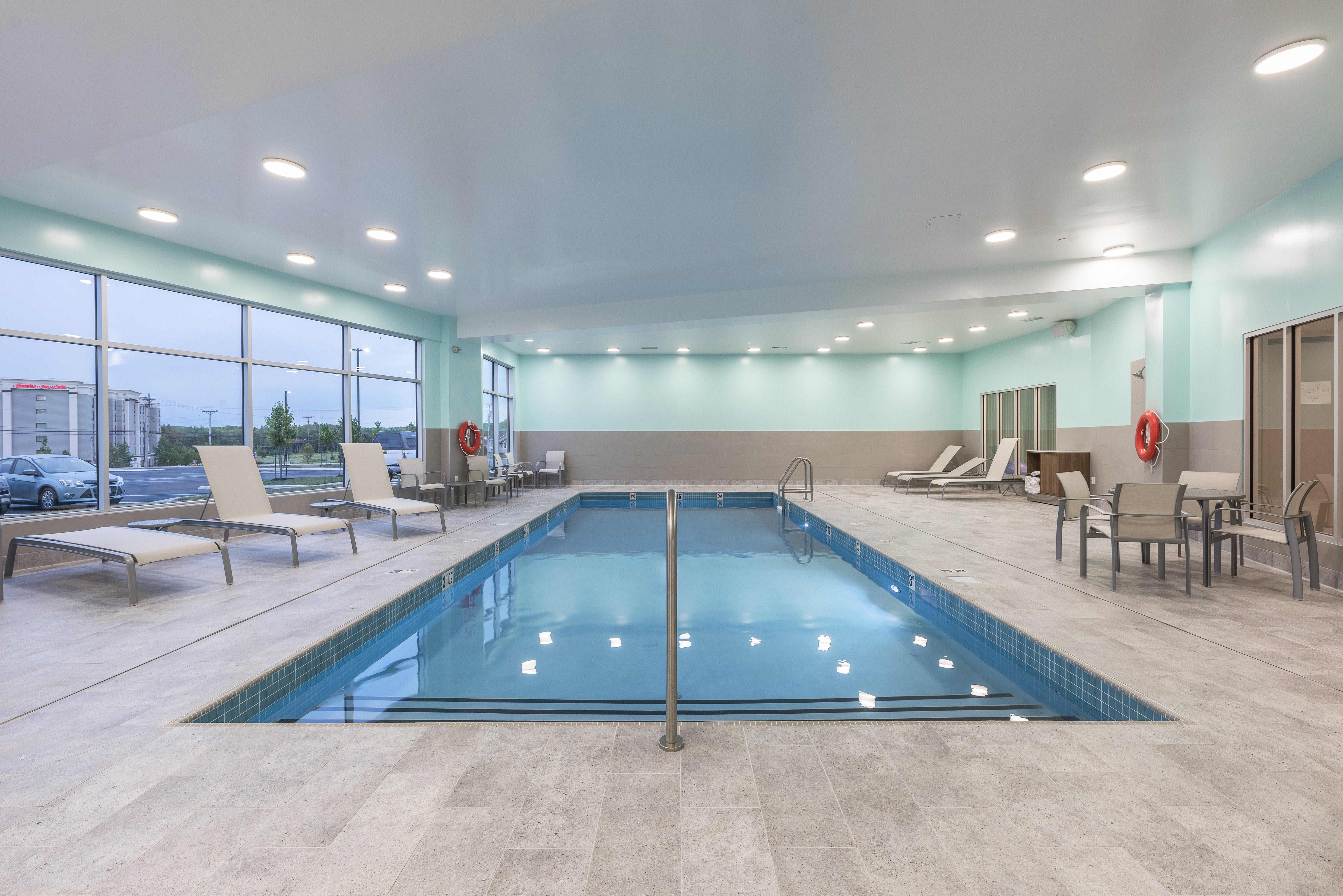 Holiday Inn Express & Suites Moncton By Ihg Экстерьер фото