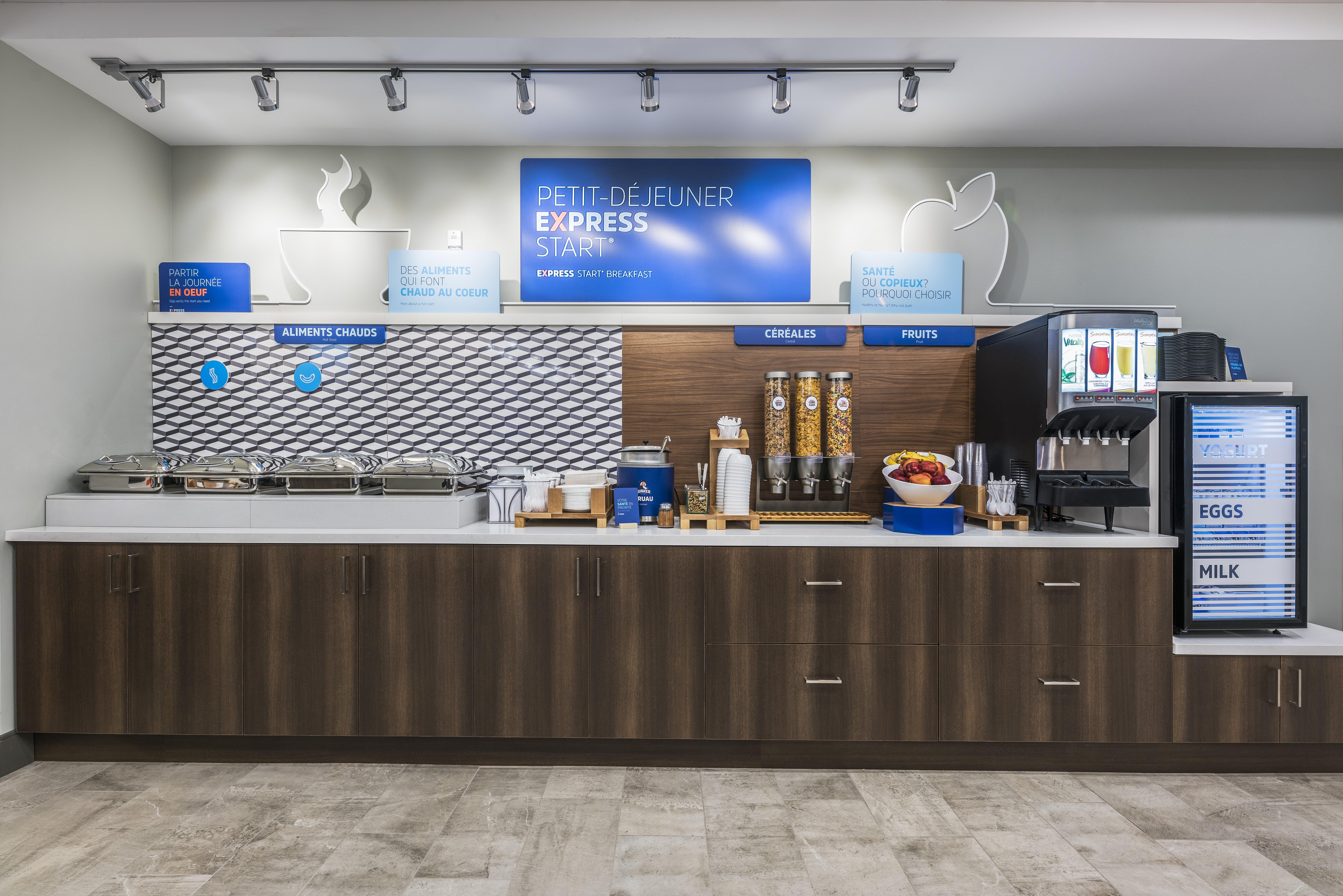 Holiday Inn Express & Suites Moncton By Ihg Экстерьер фото